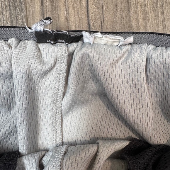 Nike Men's Camouflage Print Athletic‎ Shorts Gray Black White Size Medium - Picture 5 of 6